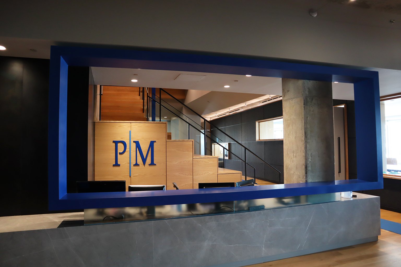photo of philllips murrah reception desk